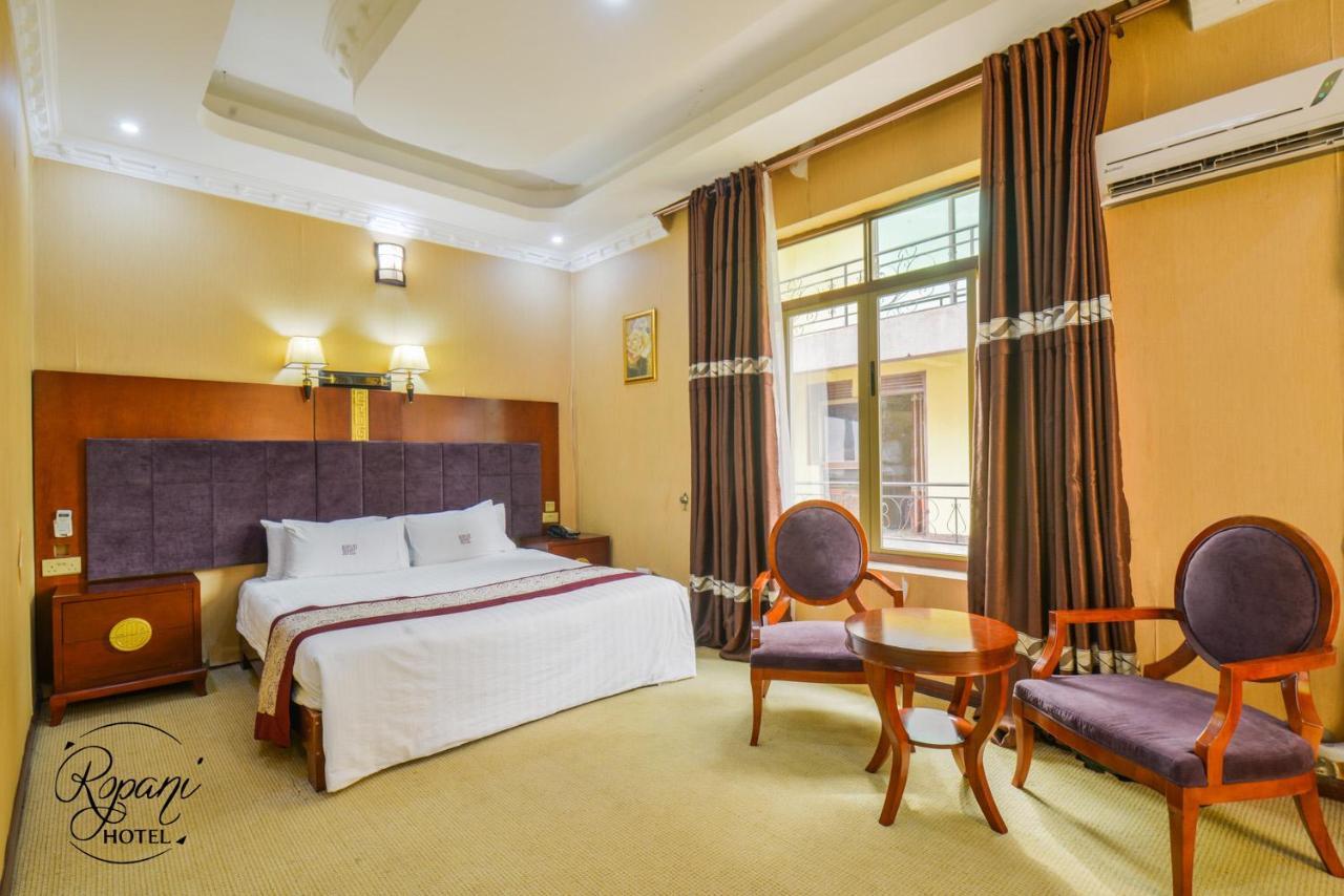 Ropani Hotel Kitende Exteriér fotografie