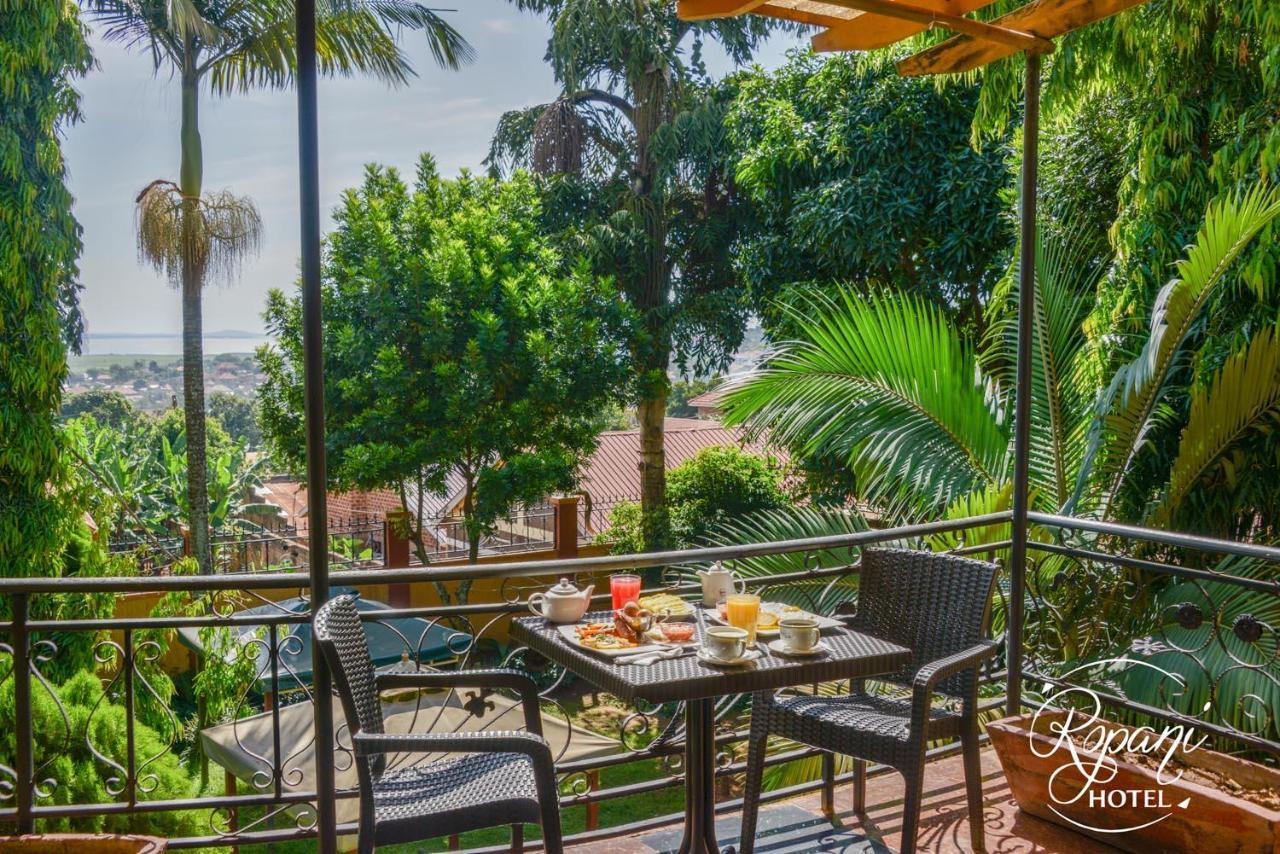 Ropani Hotel Kitende Exteriér fotografie