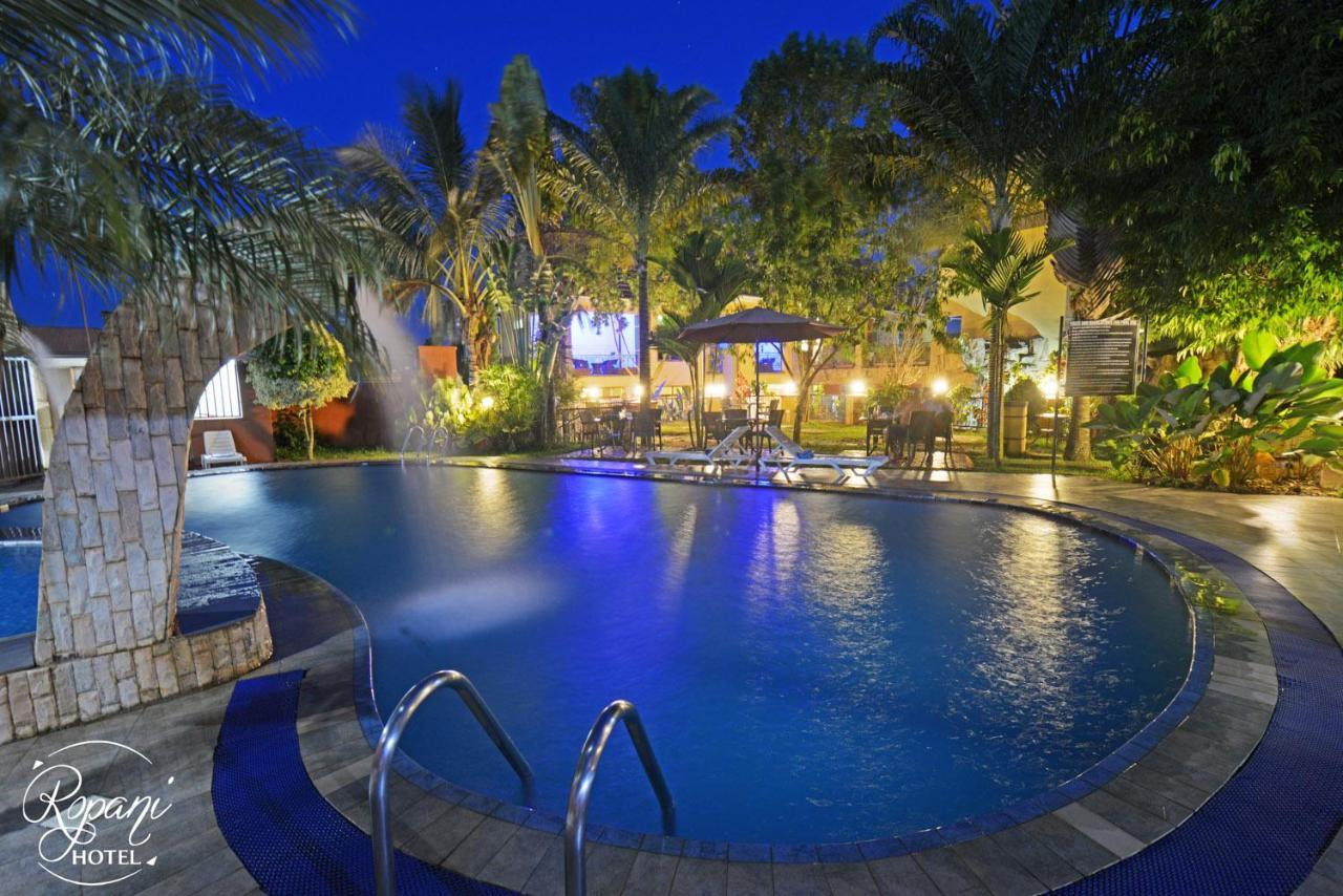 Ropani Hotel Kitende Exteriér fotografie