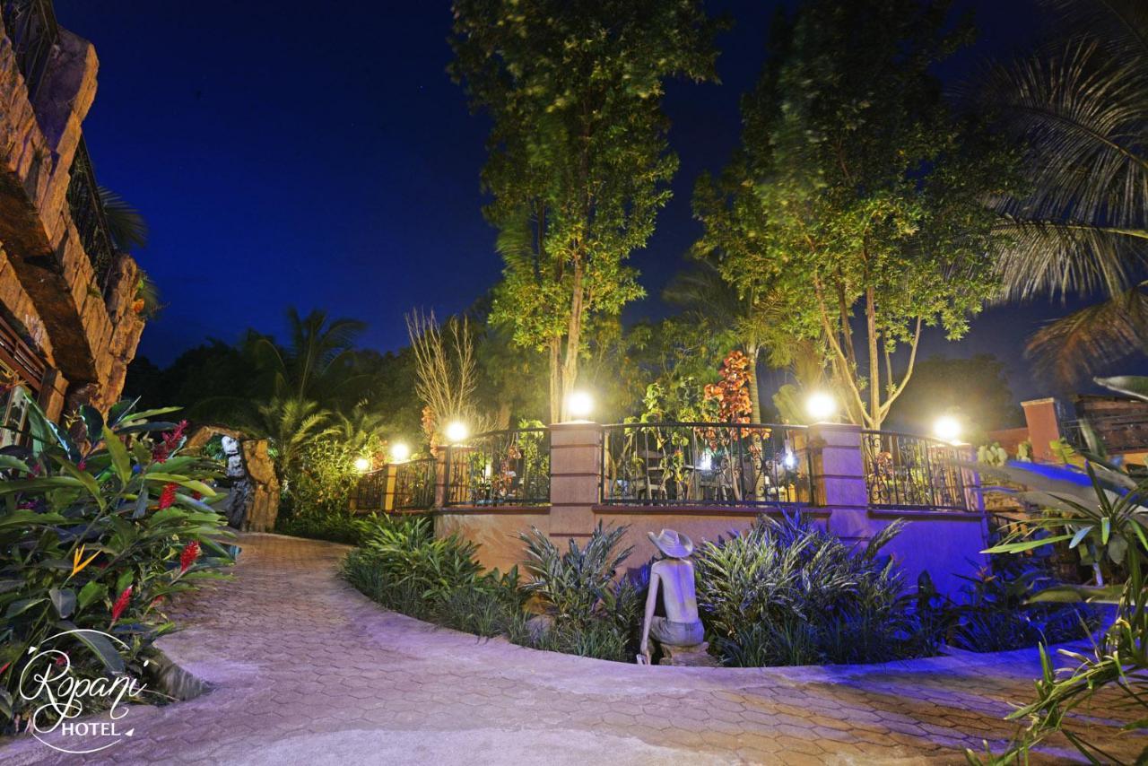 Ropani Hotel Kitende Exteriér fotografie